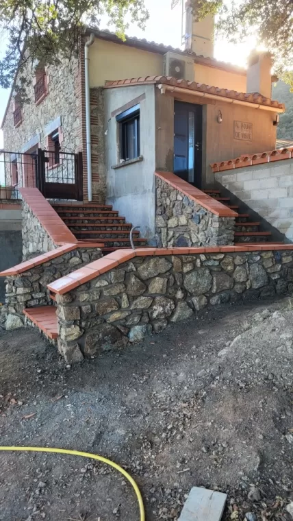 Création de mur en pierres à Céret