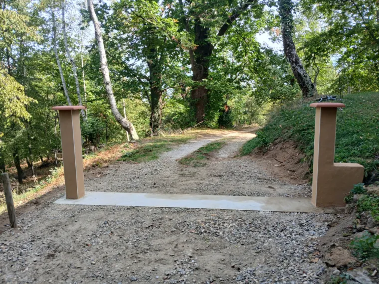 Création de poteaux pour la pose d'un portail, Le Boulou, Salomon CONSTRUCTION